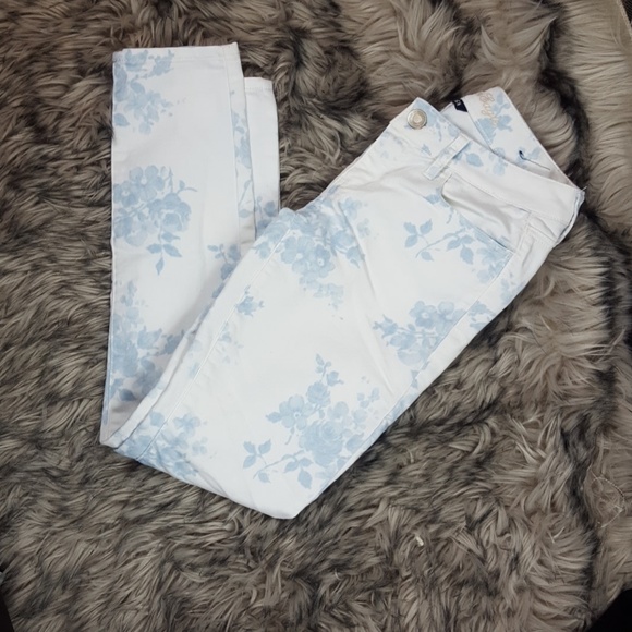 American Eagle Outfitters Denim - AE Floral Jeggings - Size 4